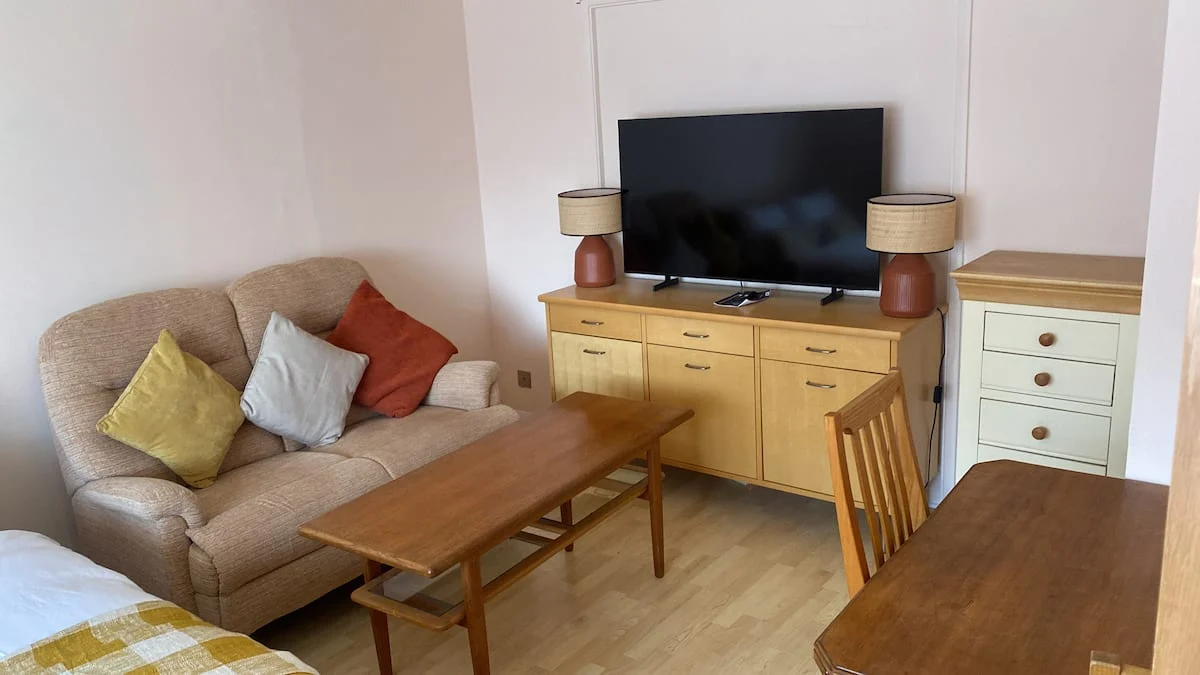 Pevensey Road living and dining room